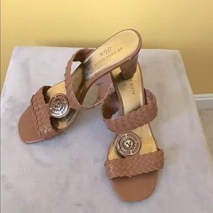 2.5” tan 8M Anne Klein iflex sandals